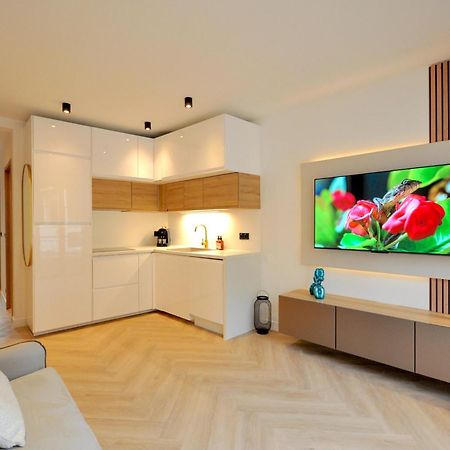 Monaco # Menton - 6 Persons - 2 Bedrooms - Full Renovated - Private Parking - Hypercenter - Clim - Beach And Sun Exterior photo