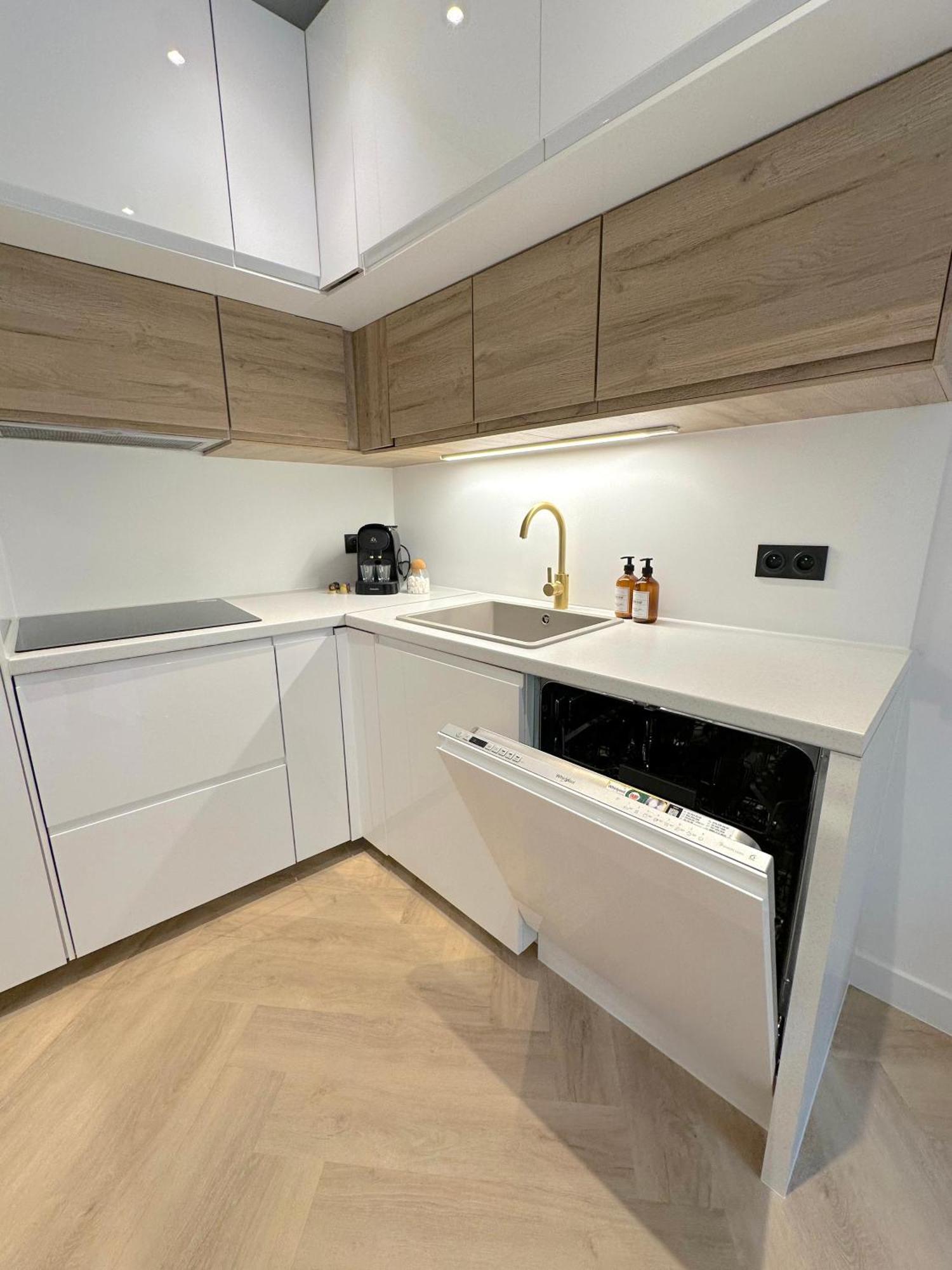 Monaco # Menton - 6 Persons - 2 Bedrooms - Full Renovated - Private Parking - Hypercenter - Clim - Beach And Sun Exterior photo